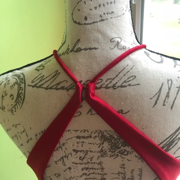 HOST PICK | Red formal gown / prom dress - Picture 6 of 8